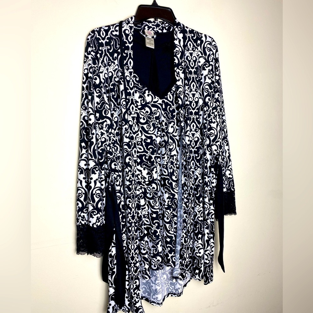 Women's Small Sleep Set - Robe and Nighty Silky smooth
